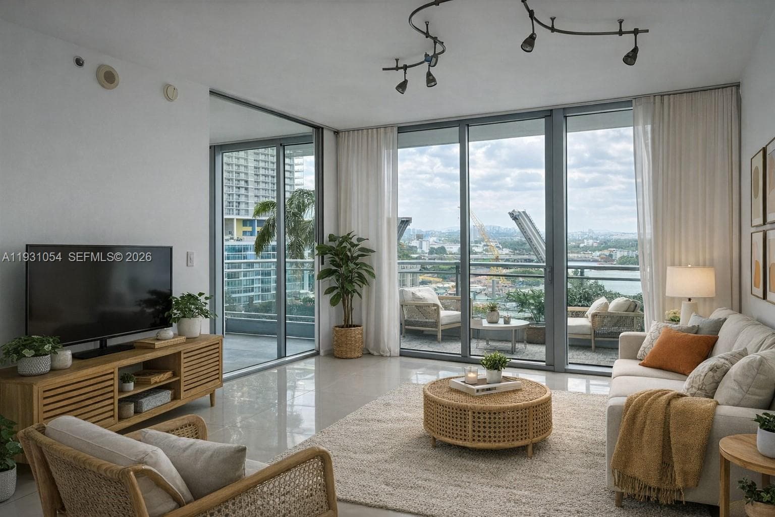 Mint at Riverfront Unit 1408 condo for sale at 92 SW 3rd St # 1408, Miami FL 33130