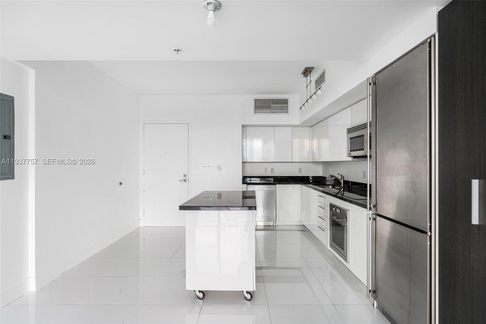 Mint at Riverfront Unit 4109 condo sold at 92 SW 3rd St # 4109, Miami FL 33130