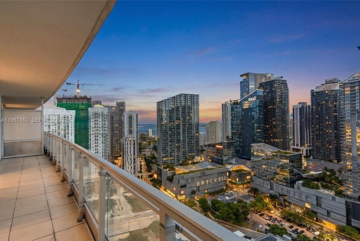 Mint at Riverfront Unit 3804 condo for sale at 92 SW 3rd St # 3804, Miami FL 33130