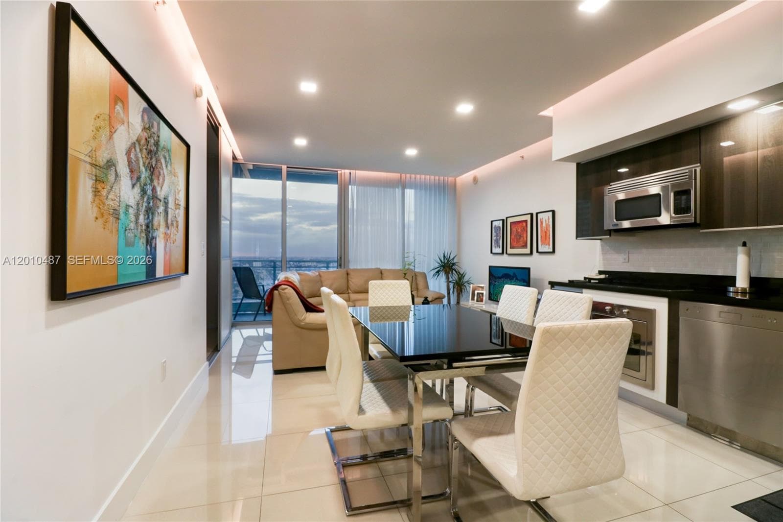Mint at Riverfront Unit 2808 condo pending at 92 SW 3rd St # 2808, Miami FL 33130