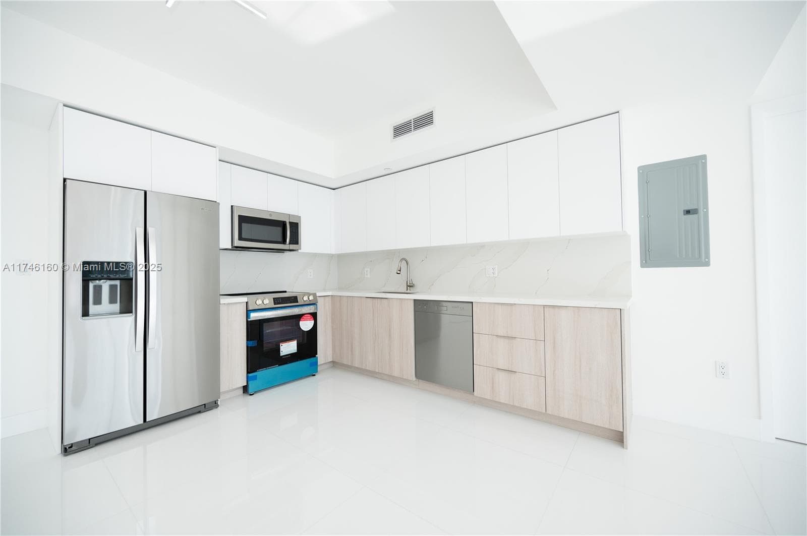 Mint at Riverfront Unit 3411 condo rented at 92 SW 3rd St # 3411, Miami FL 33130