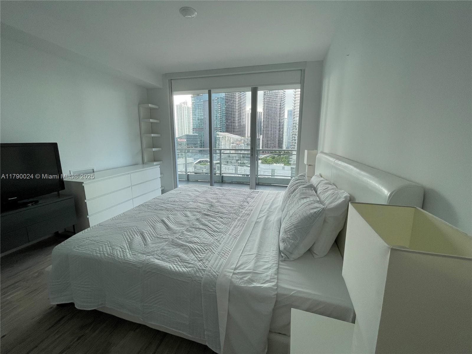 Mint at Riverfront Unit 2302 condo rented at 92 SW 3rd St # 2302, Miami FL 33130