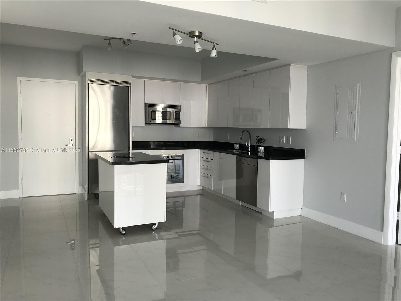 Mint at Riverfront Unit 2512 condo rented at 92 SW 3rd St # 2512, Miami FL 33130