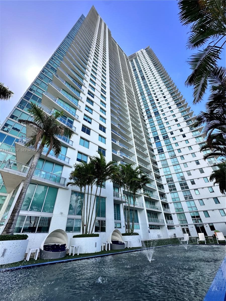 Mint at Riverfront Unit 3105 condo rented at 92 SW 3rd St # 3105, Miami FL 33130